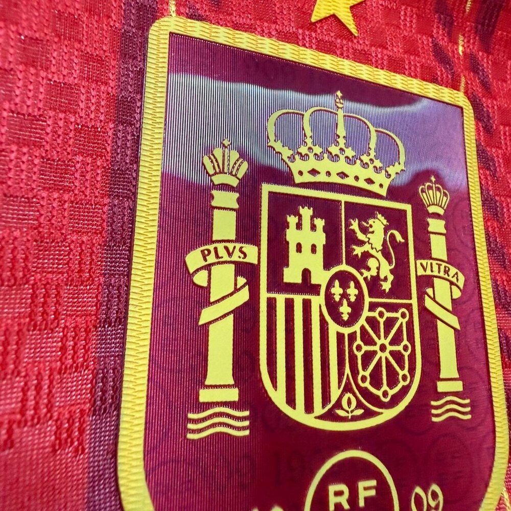 Spain 2026 World Cup Jersey Player Version Size L Slim fit - Picture 3 of 3